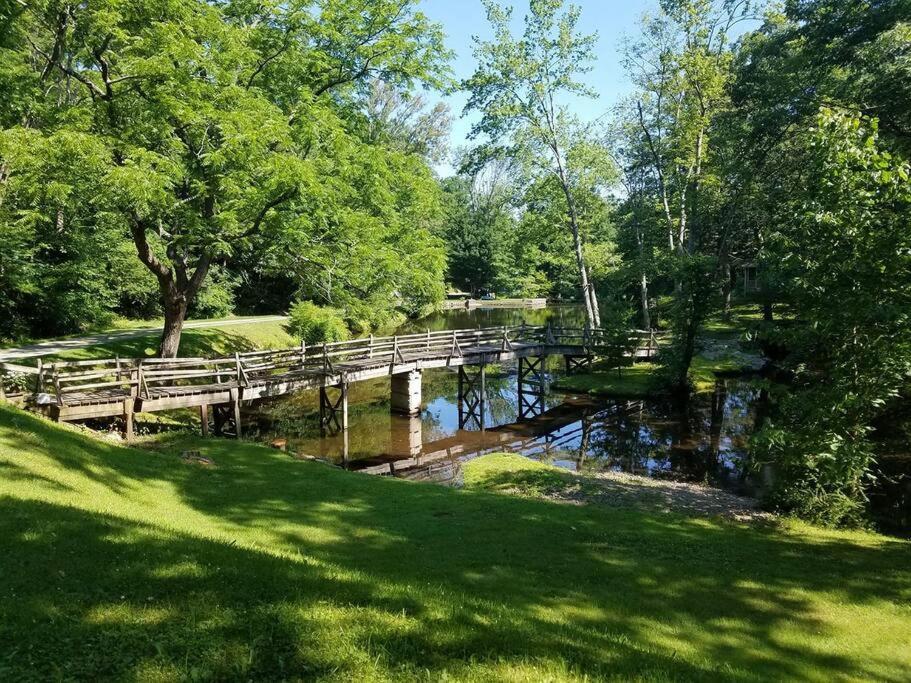 Luxury Cottage At Millpond Falls Warwick Exterior photo